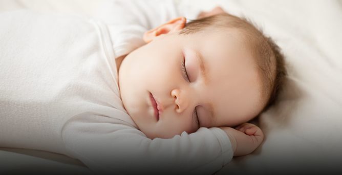 Combien de temps un bébé doit-il dormir ?