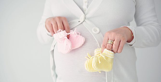 L'accouchement de jumeaux : comment se préparer à une grossesse gémellaire