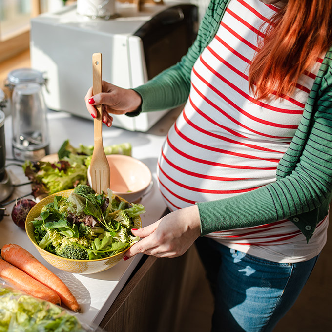 L'alimentation pendant la grossesse : que manger et que faut-il éviter ?
