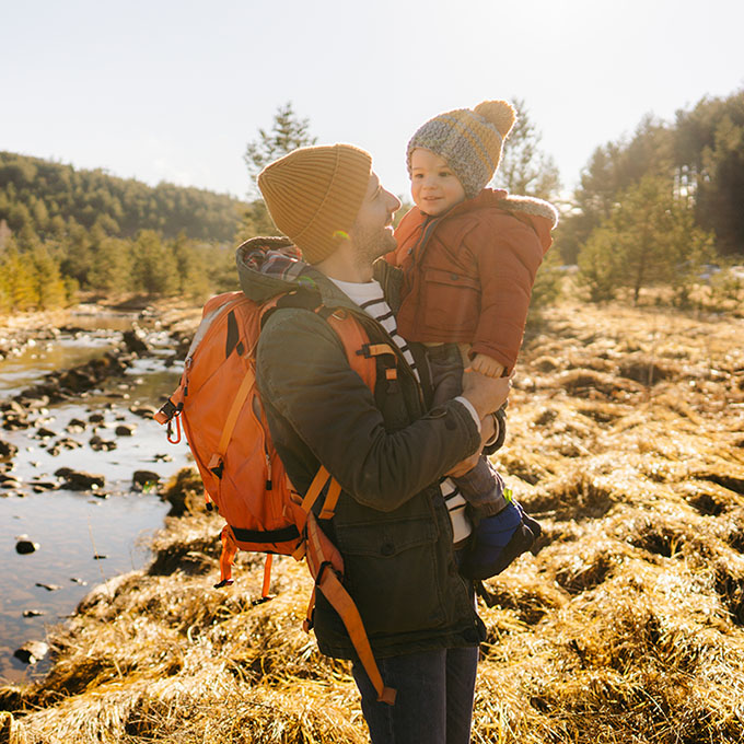 EN MONTAGNE AVEC B&Eacute;B&Eacute; : &Agrave; QUEL &Acirc;GE ET &Agrave; QUELLE ALTITUDE ?
